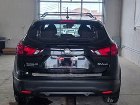 Used 2019 Nissan Rogue Sport SV w/ Technology Package image 4