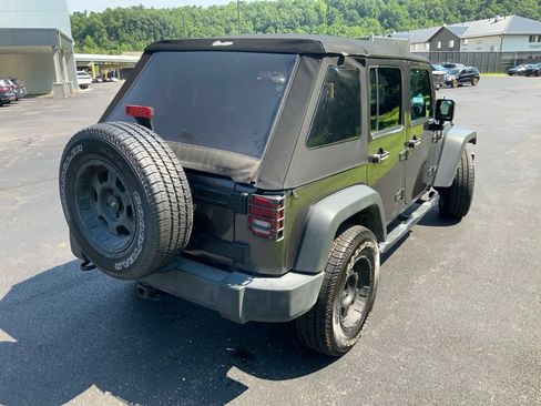 Used 2017 Jeep Wrangler Unlimited Rubicon AWD/4WD image 12