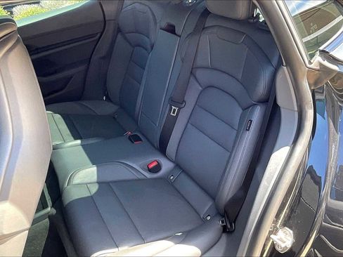 Used 2024 Porsche Taycan image 19