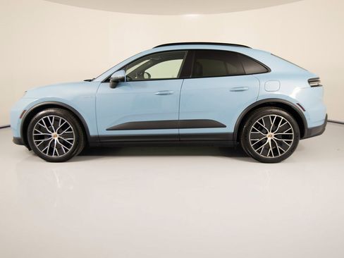 New 2025 Porsche Macan 4 Electric image 2