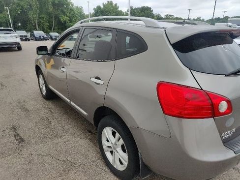 Used 2015 Nissan Rogue S w/ Convenience Package AWD/4WD image 4