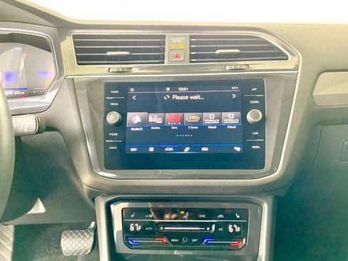 Used 2023 Volkswagen Tiguan SE image 16