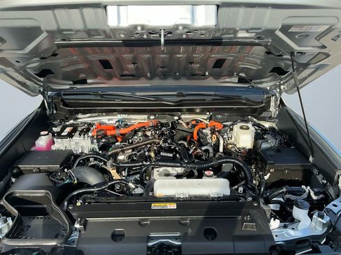 Certified 2025 Toyota Tacoma TRD Sport image 19