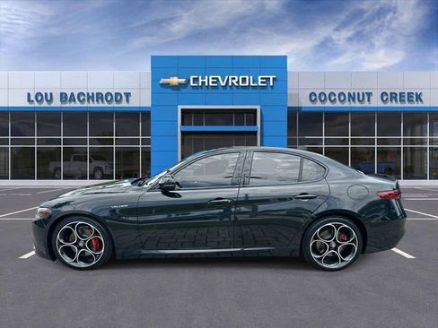 Used 2022 Alfa Romeo Giulia Veloce RWD image 5