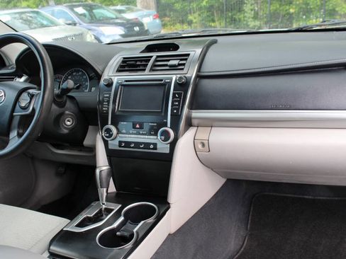 Used 2012 Toyota Camry LE image 17
