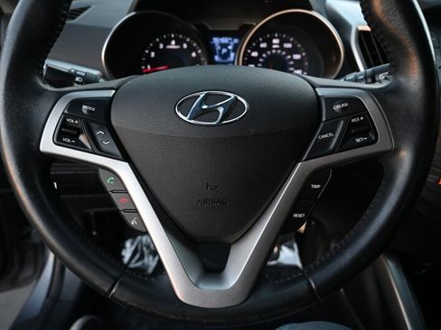 Used 2017 Hyundai Veloster image 21