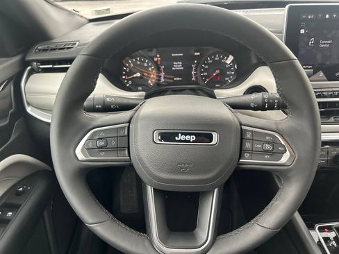Used 2025 Jeep Compass Limited AWD/4WD image 17