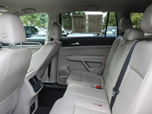 Used 2022 Volkswagen Atlas SE w/ Black Wheel Package image 19