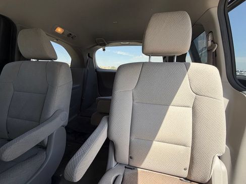 Used 2016 Honda Odyssey LX image 14