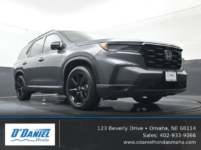 Used 2025 Honda Pilot Black Edition image 14
