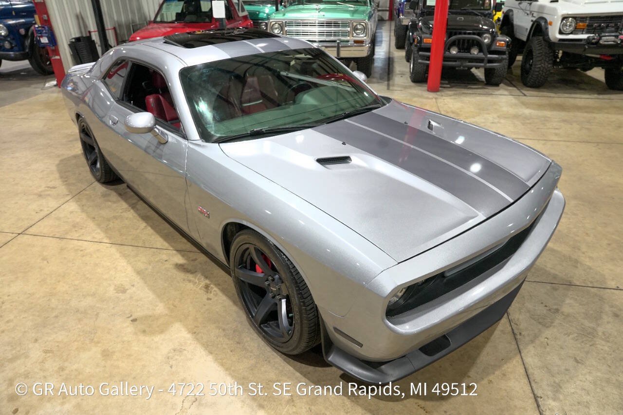 Used 2013 Dodge Challenger SRT8 w/ Harman Kardon Audio Group RWD image 14
