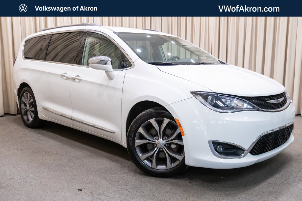 Used 2019 Chrysler Pacifica Limited FWD image 1