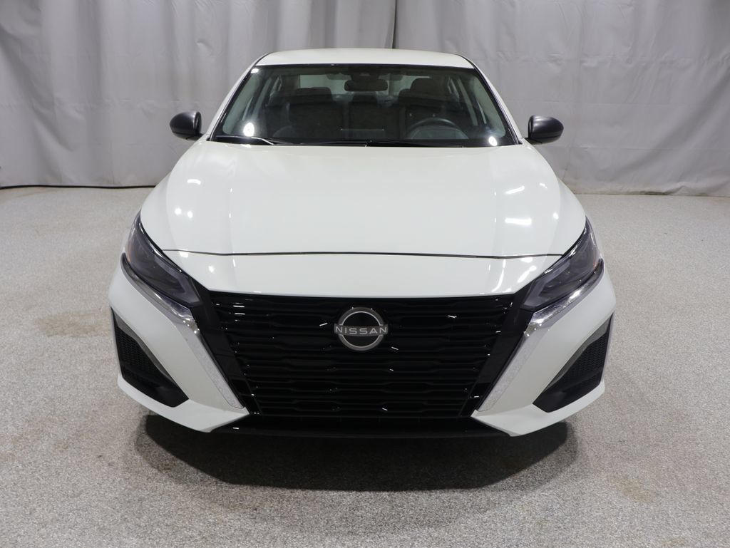 Used 2025 Nissan Altima 2.5 SV AWD/4WD image 7