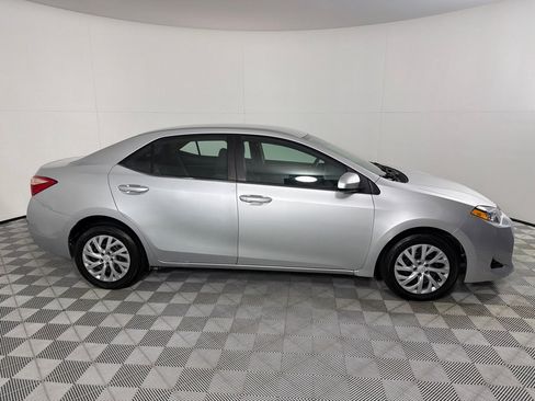 Used 2019 Toyota Corolla LE image 4