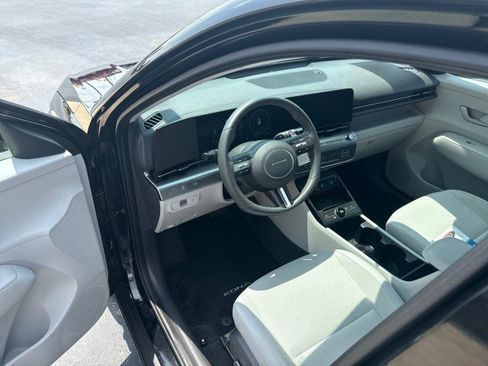 Used 2024 Hyundai Kona SEL w/ Convenience Package image 12