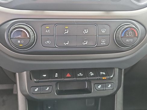 Used 2021 Chevrolet Colorado Z71 AWD/4WD image 21