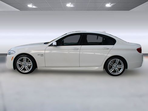 Used 2012 BMW 550i xDrive Sedan image 2