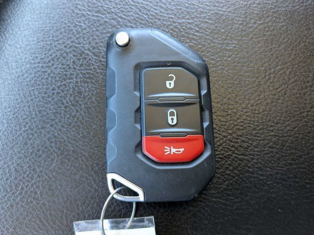 Used 2024 Jeep Wrangler Unlimited Rubicon AWD/4WD image 26