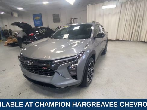Certified 2024 Chevrolet Trax RS w/ Driver Confidence Package FWD image 5