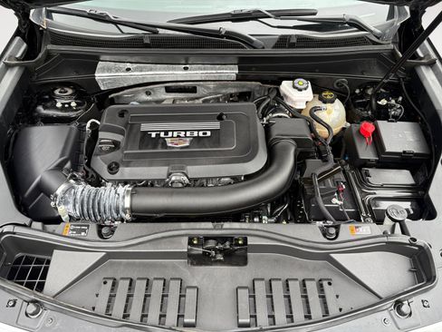 Used 2024 Cadillac XT4 Luxury w/ LPO, Floor Liner Package FWD image 24