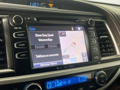 Used 2019 Toyota Highlander XLE image 28