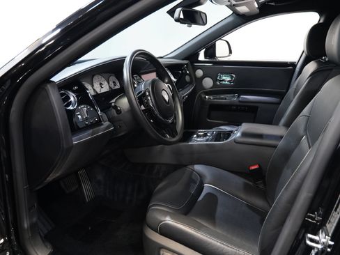 Used 2020 Rolls-Royce Ghost RWD image 35