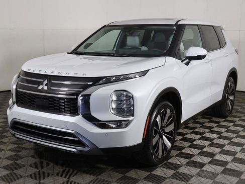 New 2025 Mitsubishi Outlander SE FWD image 11