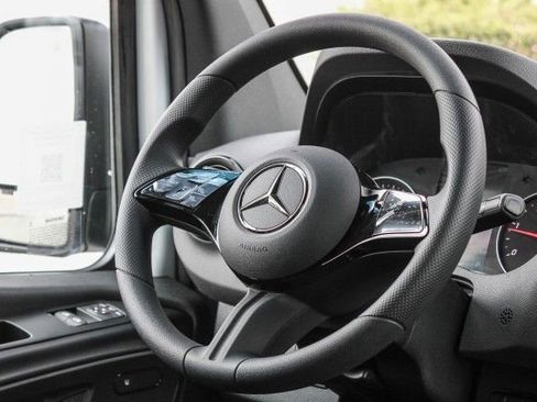 New 2025 Mercedes-Benz Sprinter 2500 image 17