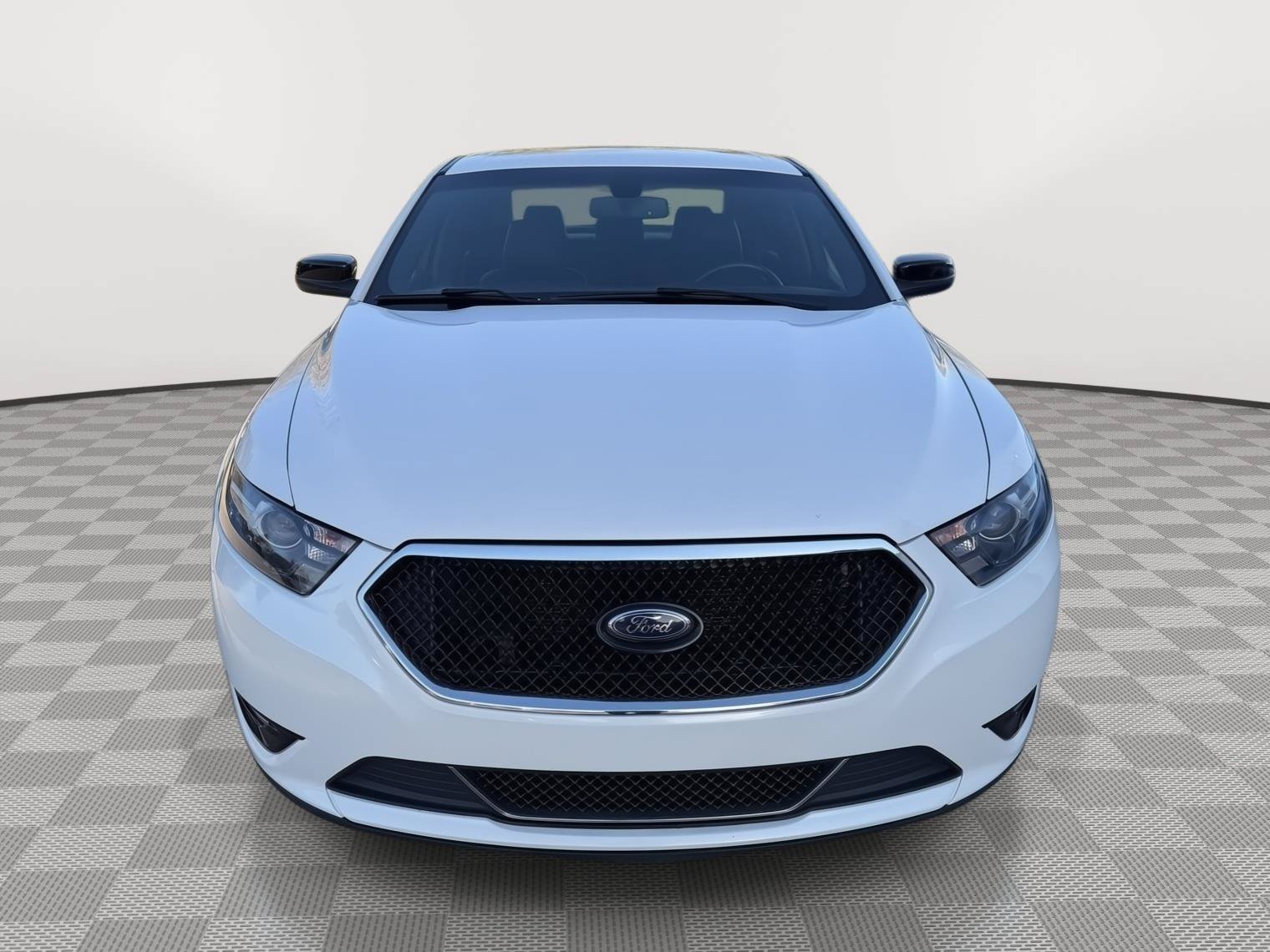 Used 2016 Ford Taurus SHO AWD/4WD image 2