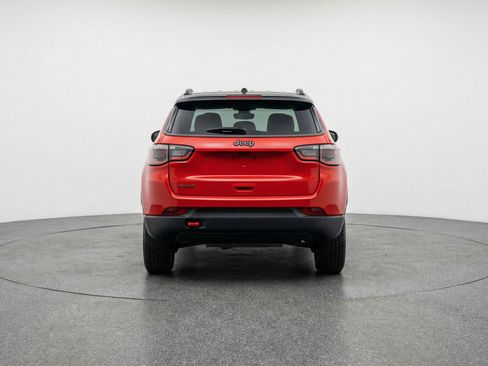 Used 2025 Jeep Compass Trailhawk AWD/4WD image 7