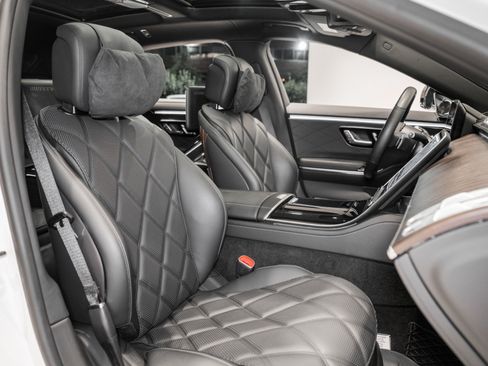 Used 2023 Mercedes-Benz Maybach S 680 4MATIC image 34