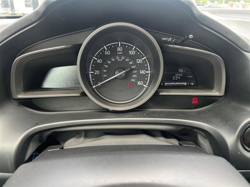 Used 2018 MAZDA MAZDA3 Touring FWD image 16