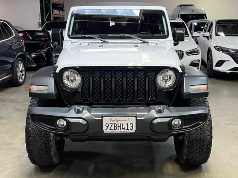 Used 2023 Jeep Wrangler Sport AWD/4WD image 9