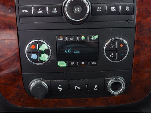 Used 2014 Chevrolet Tahoe LT w/ All-Star Edition AWD/4WD image 18