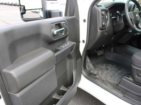 Used 2025 Chevrolet Silverado 2500 W/T w/ WT/CX Safety Package AWD/4WD image 23