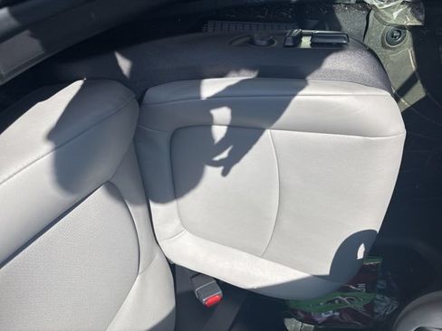 Used 2025 Toyota Sienna XLE AWD/4WD image 13
