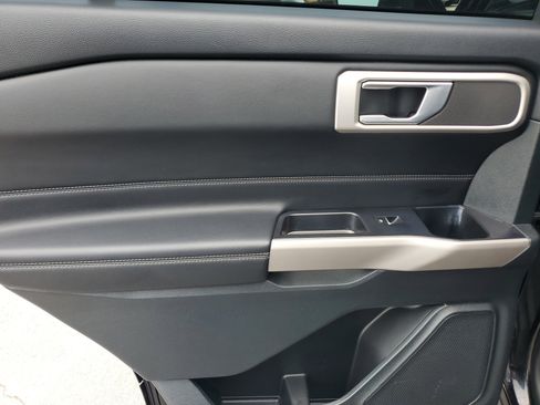 Used 2023 Ford Explorer XLT w/ Equipment Group 202A image 31