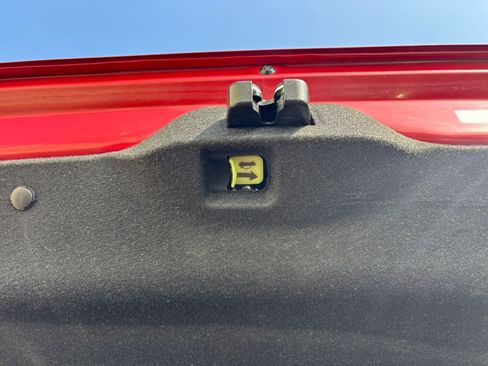 Used 2025 Hyundai Elantra SEL image 24