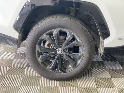 Used 2023 Toyota RAV4 XSE AWD/4WD image 18