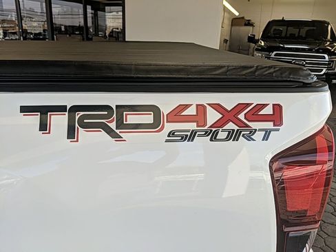 Used 2019 Toyota Tacoma TRD Sport image 13