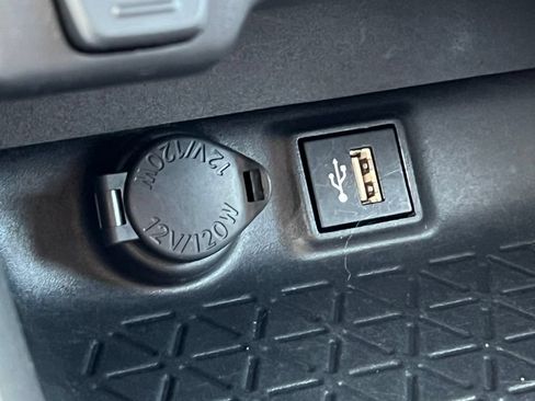 Used 2025 Toyota RAV4 XLE AWD/4WD image 24