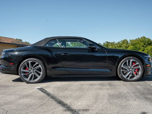 Used 2025 Bentley Continental GT Speed image 19