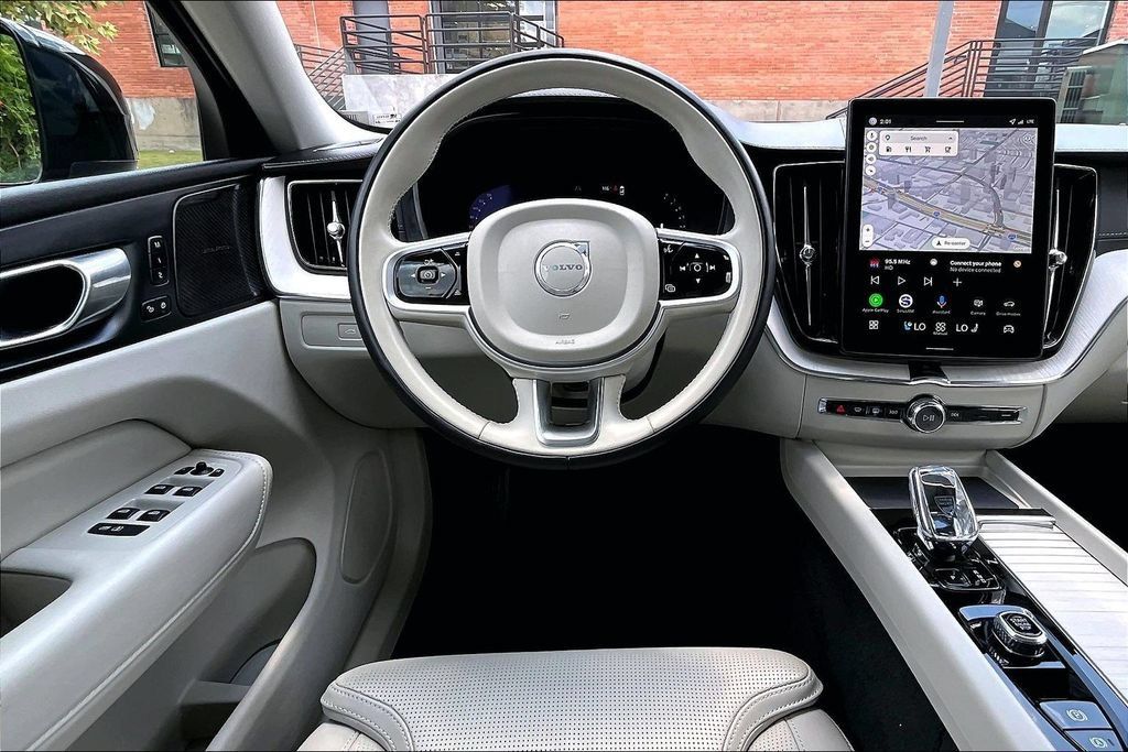 Certified 2026 Volvo XC60 B5 Ultra AWD/4WD image 7
