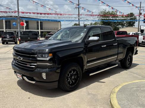 Used 2017 Chevrolet Silverado 1500 LTZ Z71 w/ LTZ Plus Package AWD/4WD image 3