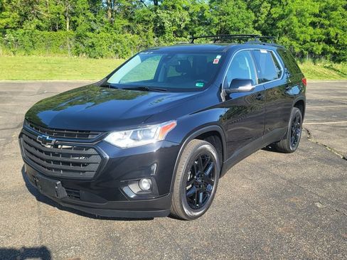 Used 2021 Chevrolet Traverse LT w/ LPO, Blackout Package AWD/4WD image 5
