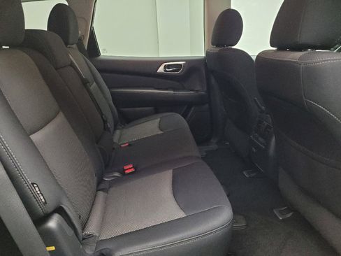 Used 2019 Nissan Pathfinder SV FWD image 19