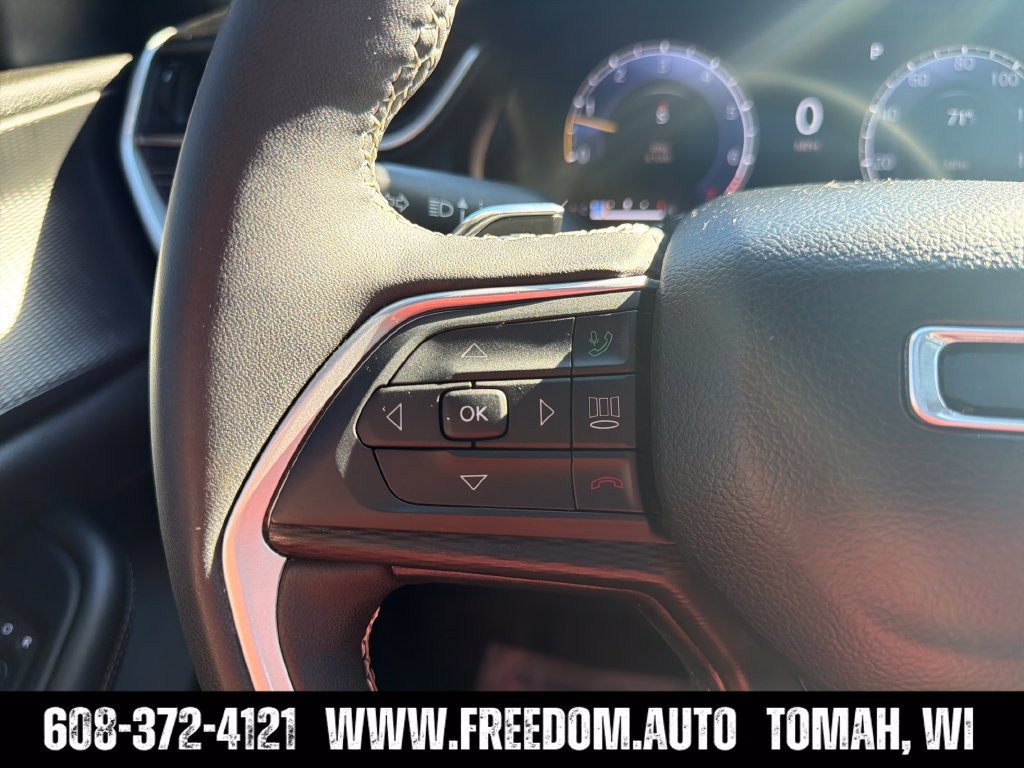 Used 2024 Jeep Grand Cherokee L Altitude AWD/4WD image 16