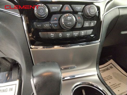 Used 2021 Jeep Grand Cherokee Limited AWD/4WD image 18
