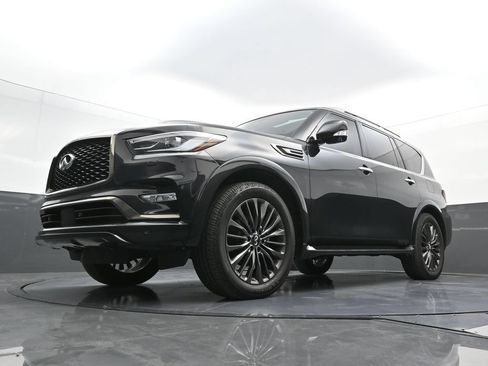 Used 2023 INFINITI QX80 Premium Select w/ All-Season Package AWD/4WD image 24
