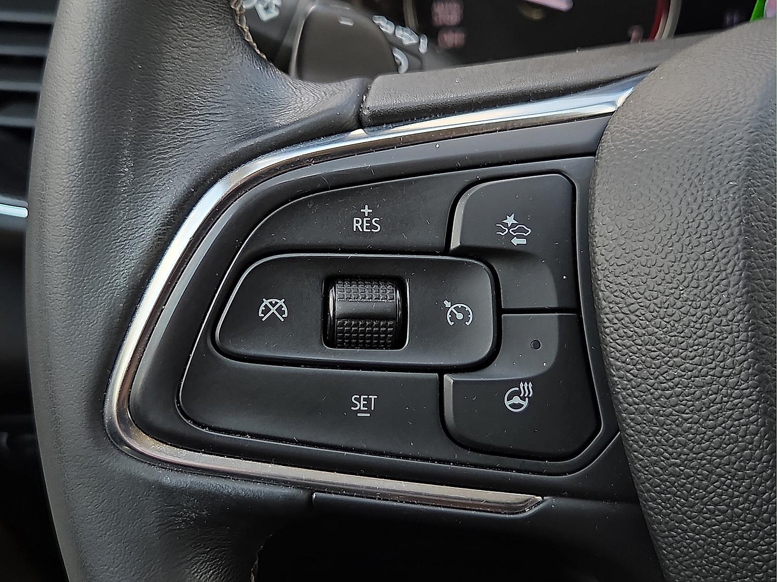 Used 2022 Buick Envision Essence w/ Technology Package I AWD/4WD image 19